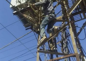 Rêveberiya Xweser li ser baştirkirina tora elektrîkê li Hesekê û gundewarê wê berdewam e