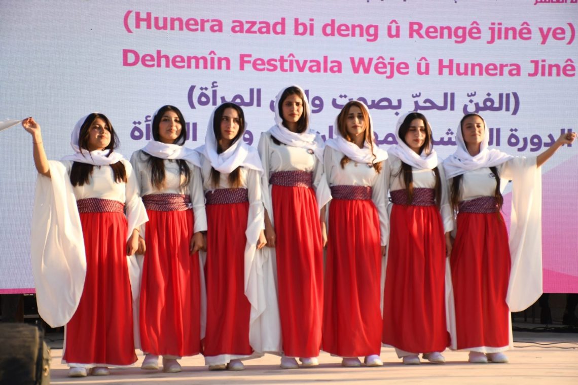 Roja Duyemîn ji Festîvala Wêje û Hunerê ya Jinê li Qamişlo