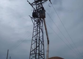 Karê parastin û çaksazkirina tora elektrîkê li bajarê Dirbêsiyê û gundewarê wê