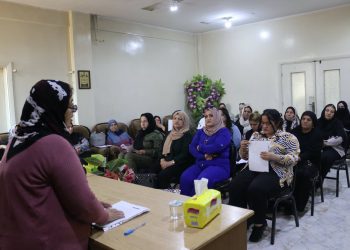 Encûmena Jinan a Dada Civakî roja Pêncşemê korseke danasînê li ser sîstema zagona malbatê, komîteyên lihevanînê û mala jinan bi dawî kir, di çarçoveya kampaneya xwe de ku li gelek bajarên Kantona Cizîrê hate destpêkirin