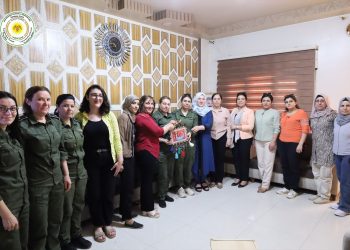 Desteya Hundirîn pêşwazîkirina şandek ji Rêveberiya Xweser di salvegera damezrandina Hêzên Ewlekariya Hundirîn _ jin  de kir