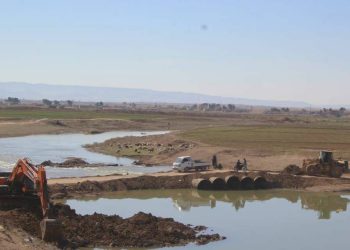 Şaredariya Til Temir rêyekê ji dêvla pireka hilweşandî a girîng li ser riya navneteweyî ya M 4 çêdike