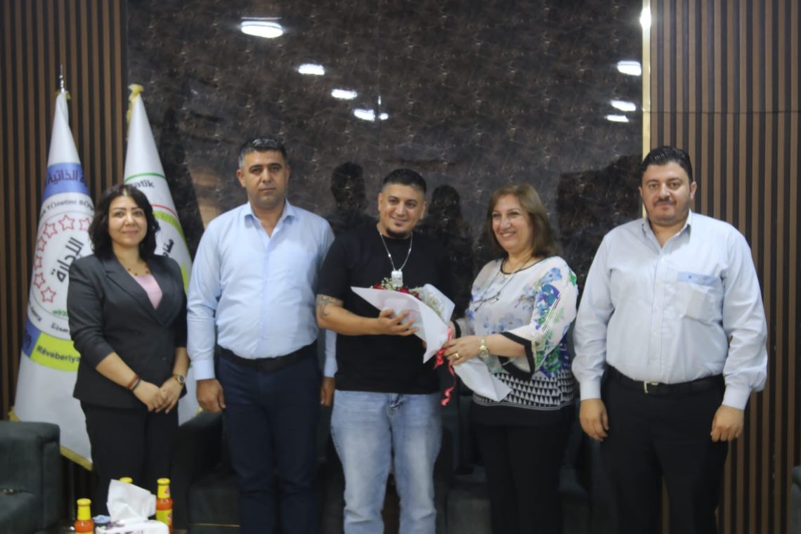 Encûmena Cîbcîkar hewlên hunermendên ku ji bo şahiya 19 Tîrmehê pêşkêş kirin pesin dide