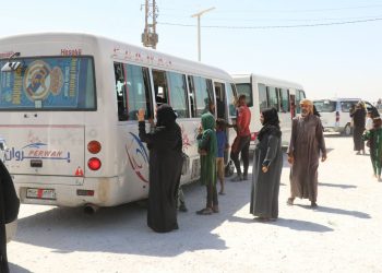 Vegera xweberî a 45 malbatan ji kampa el_Erîşa ber bi Dêr zorê