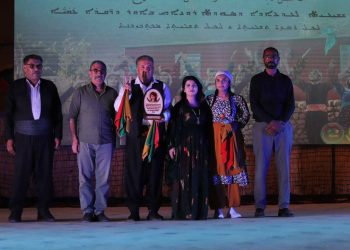 Xelatkirina komên dîlanê di dawiya 7’emîn Festîvala Şehîd Ronahî Bawer de