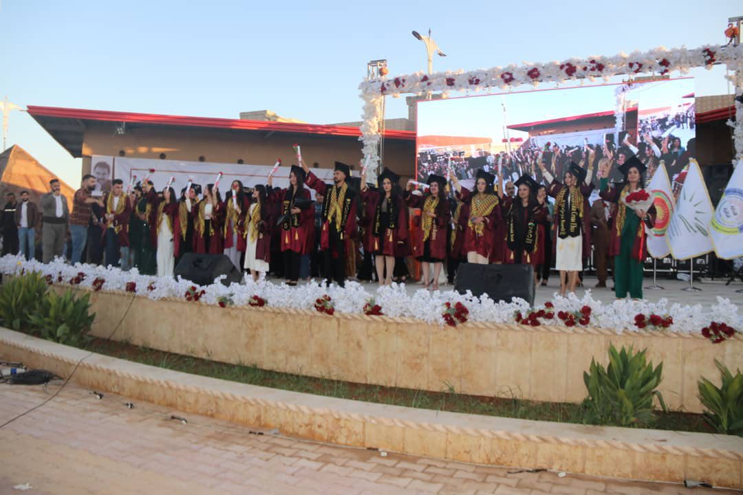 Zanîngeha Rojava koma 5’emîn a xwendekarên xwe derçûn dike