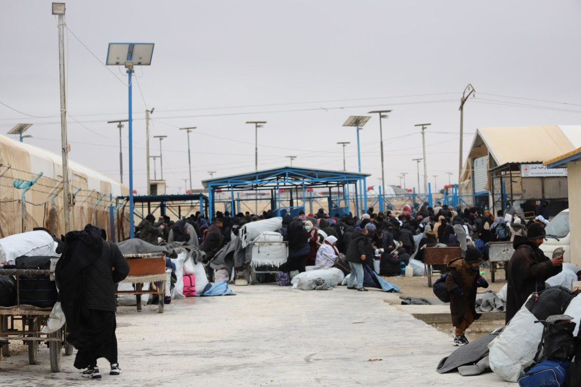 Koma 32yan a penaberên Iraqî ji kampa Holê vegeriyan welatê xwe