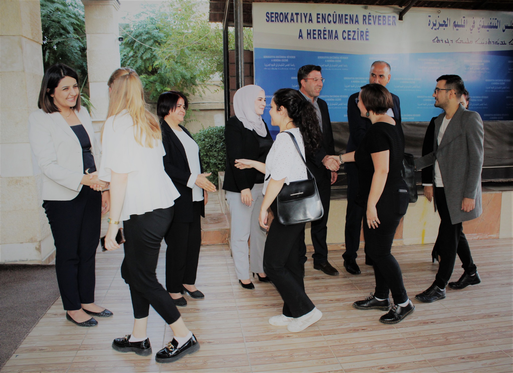 وفد من البرلمان الأوروبي يزور المجلس التنفيذي لإقليم الجزيرة