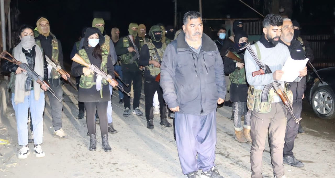 أعلن عدد من أهالي مدينة الدرباسية في مقاطعة الجزيرة، اليوم، انضمامهم إلى النفير العام ، استجابة لنداء قوات سوريا الديمقراطية والإدارة الذاتية الديمقراطية لشمال وشرق سوريا.