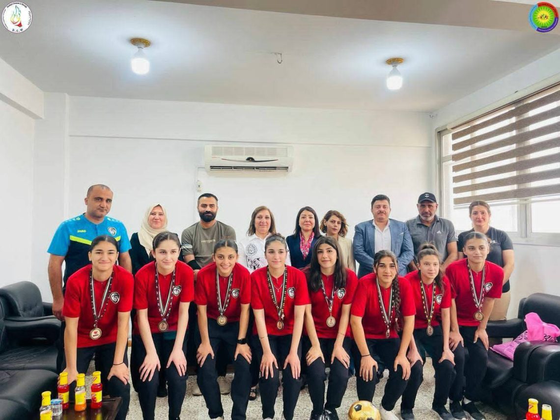 الإدارة الذاتية في مقاطعة الجزيرة تُكرّم لاعبات منتخب سوريا للسيدات