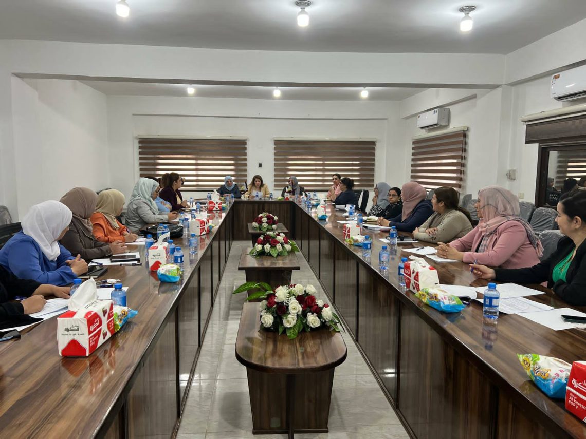 عقد مجلس المرأة للعدالة الاجتماعية في شمال وشرق سوريا، اليوم الأحد 18 أيار/مايو 2025، اجتماعاً بحضور عضواته من القاضيات والإداريات في مجلس العدالة، ولجنة الصلح، وبيت المرأة.