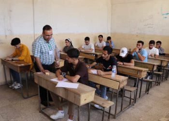 وفق مناهج الإدارة الذاتية .. الطلبة الأحرار يواصلون تقديم امتحاناتهم