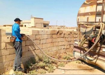 بلدية جل آغا تواصل تأمين مياه الشرب للأهالي خلال فترة صيانة بئر حي الصناعة