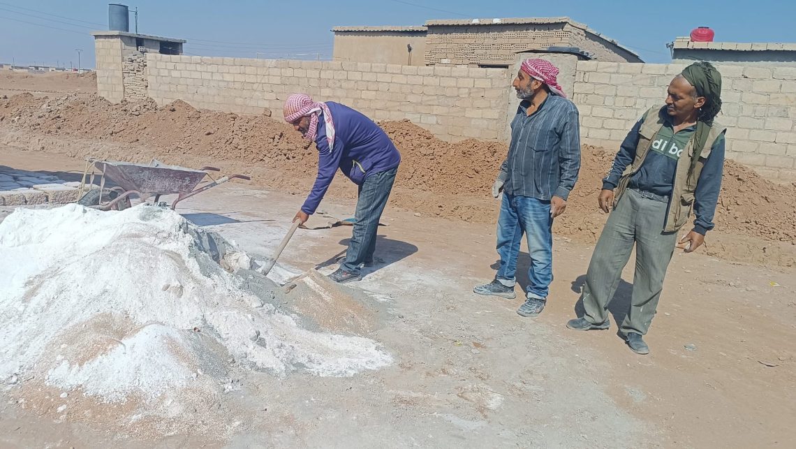 عمل شعبي لتمديد شبكة صرف صحي في حي الجولان – تربه سبيه