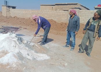 عمل شعبي لتمديد شبكة صرف صحي في حي الجولان – تربه سبيه