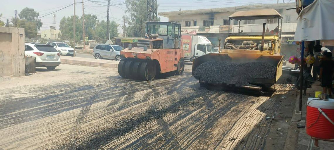 بلدية الشعب في جل آغا تواصل مشروع تعبيد الشوارع