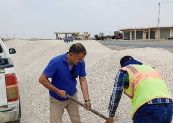 مخبر الجزيرة يواصل عمله بدقة والتزام لضمان جودة المشاريع الخدمية