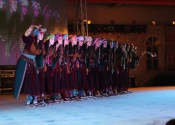 مهرجان الدبكات في قامشلو يحتفي بالتنوع الثقافي