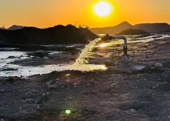 استمرار أعمال حفر الآبار لتعزيز إمدادات المياه في محطة الهلالية بمدينة قامشلو