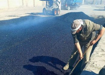 استمرار أعمال التزفيت والصيانة في مقاطعة الجزيرة