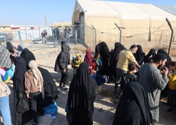 خروج الدفعة الثالثة من النازحين السوريين من مخيم الهول