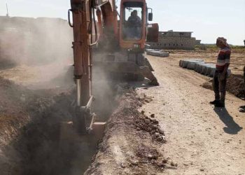 استمرار تنفيذ المشاريع الخدمية لتأمين المياه في المدن والريف