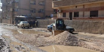 مشروع فرش الحجر المكسر لتحسين واقع الطرق في مدينة الحسكة