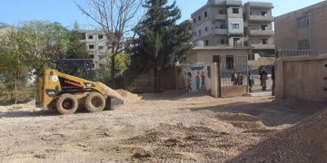 تأهيل للشوارع أمام المدارس دعماً لسلامة الطلاب وتسهيل الحركة