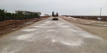 رش الملح لتحسين حركة المرور في ظل الظروف الشتوية