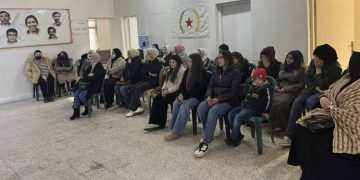 في يوم الكومين الرئيس المشترك لطاقة الجزيرة ينظم محاضرة عن تاريخ الطاقة وحمايتها