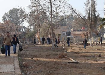 بلدية الشعب بالحسكة تنفذ حملة نظافة شاملة في حي العمران وحديقة أوغاريت