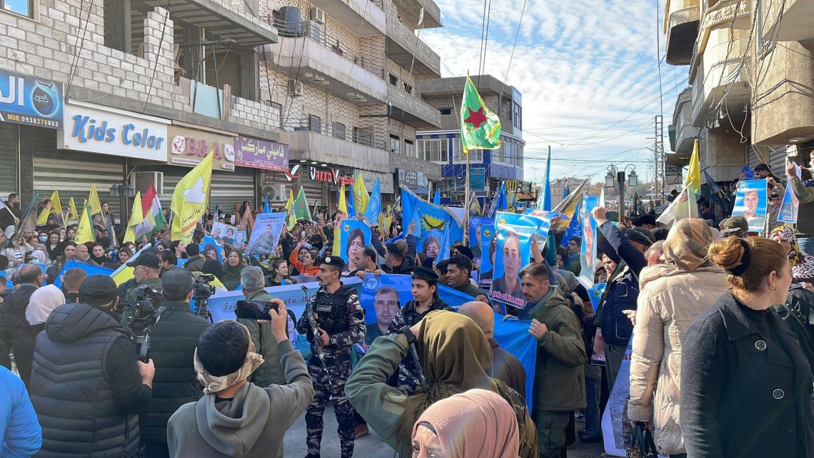 مسيرة في الحسكة دعماً لحيي الشيخ مقصود والأشرفية وقسد