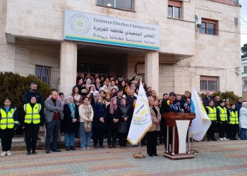 إلى الرأي العام