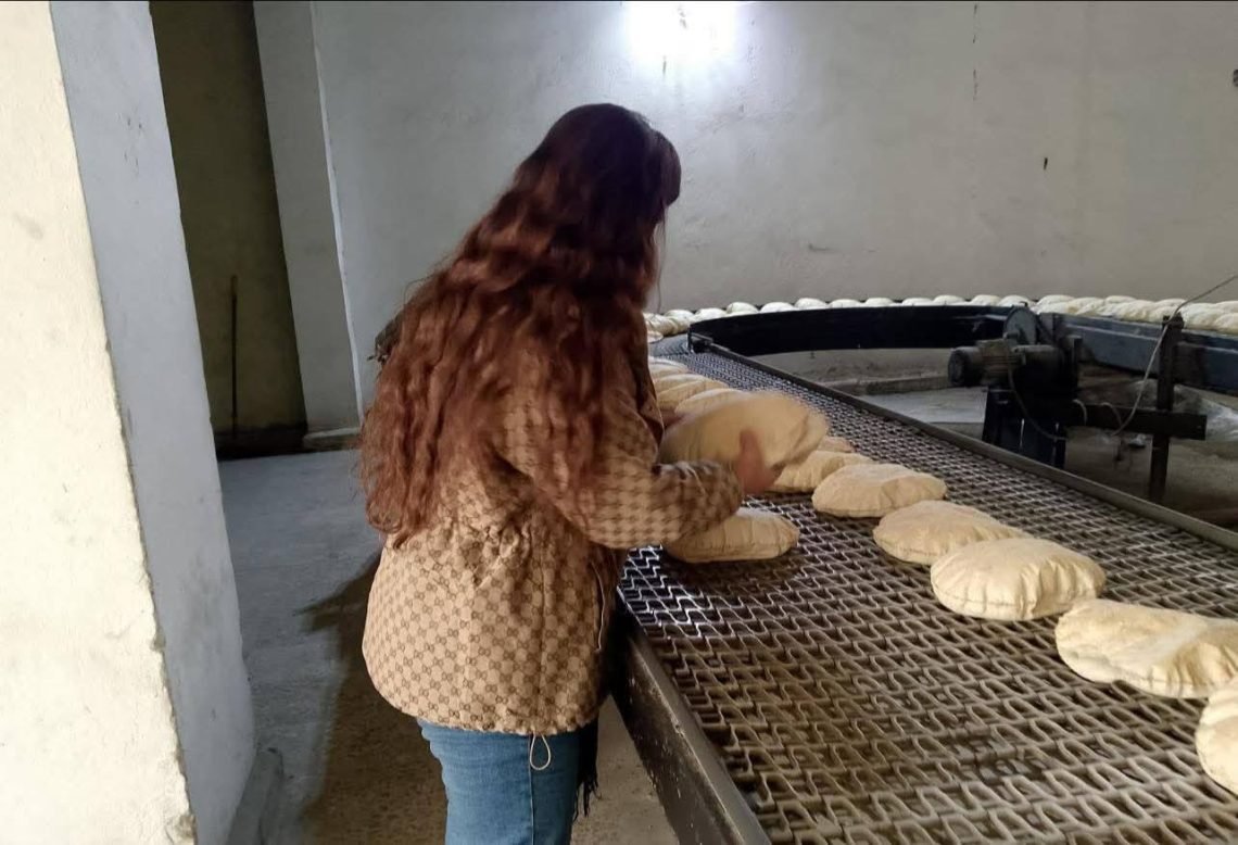 قيام بلدية الشعب في الدرباسية – قسم حماية المستهلك بمساندة الفرن الآلي